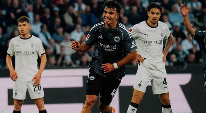 Can Uzun boş geçmedi 10 gollü maçı Frankfurt kazandı