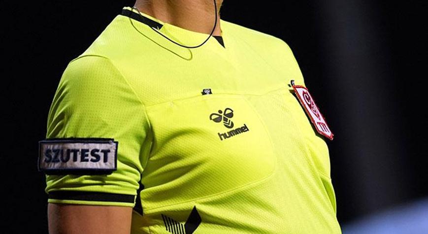 Altay-Eskişehirspor maçının yardımcı hakemine bıçaklı saldırı