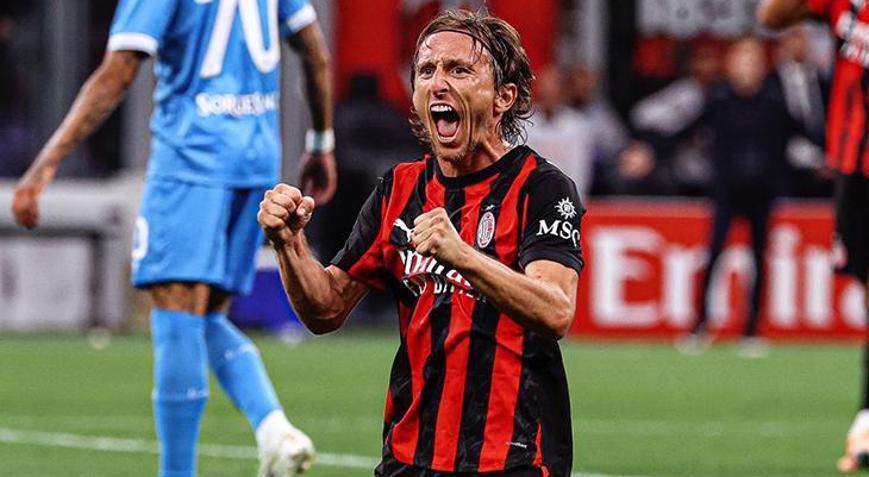 Milan, Napoliyi yendi Liderliği devraldı