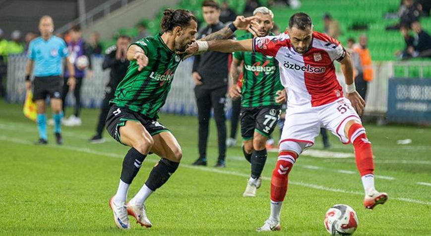 Sivasspordan Sakaryaspor maçında kural hatası iddiası 7 yabancı sahada