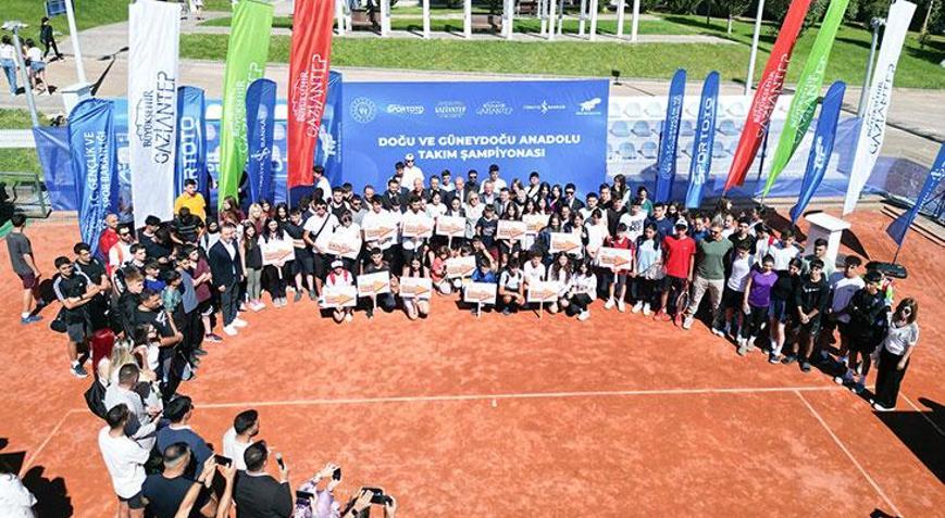 Gaziantepte tenis heyecanı Şampiyona için start verildi