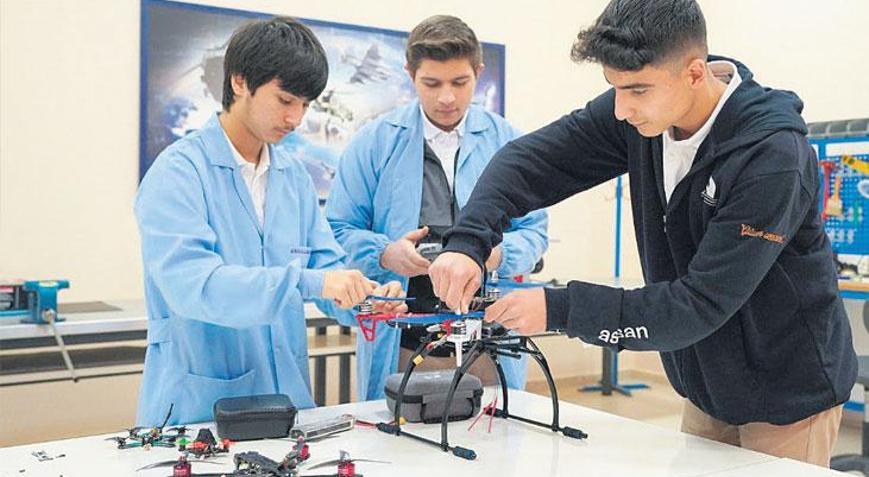 Haftada 1 gün okul, 4 gün iş