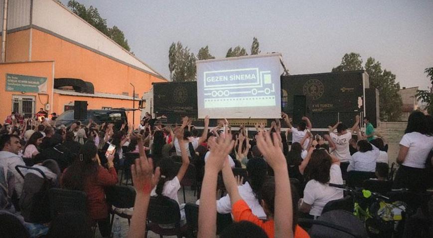Bir ‘Anadolu Şenliği’ bereketi 5 şehirde 898 bin 608 kişi sanatla buluştu