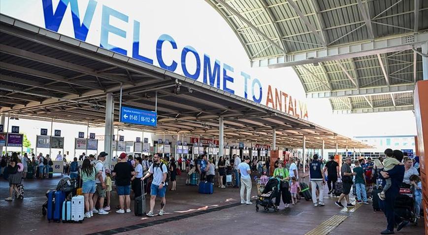 Antalyaya gelen turist sayısı 14 milyonu aştı