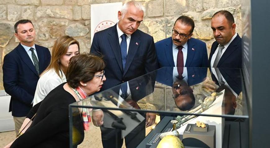 İsviçreden Türkiyeye tarihi iade 7 eser Bodrum Kalesinde sergilenecek