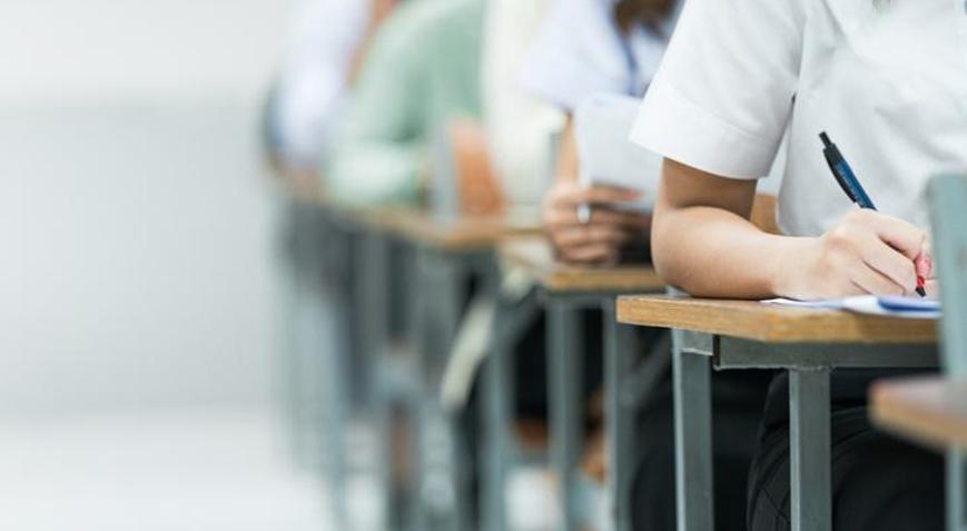 Sınıf tekrarı yapan burslu öğrenciden 325 bin TL istendi KDKdan fiyat indirimi kararı