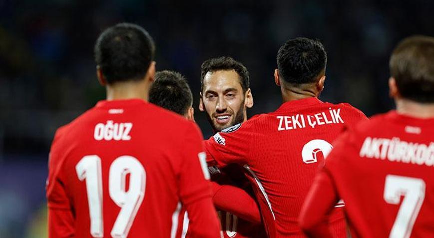 Milli Takımda Hakan Çalhanoğlundan soyunma odasında konuşma Benim için oynayın