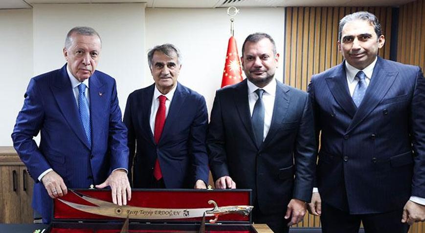 Cumhurbaşkanı Erdoğan, Trabzonspor heyetiyle bir araya geldi