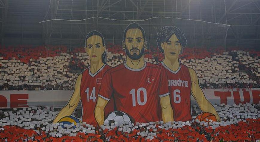 Türkiye - Gürcistan maçında anlamlı koreografi