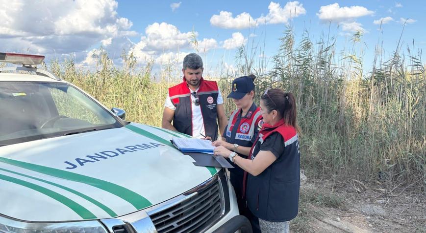 Göksu deltasında mavi yengeç avlayan 2 şüpheli yakalandı