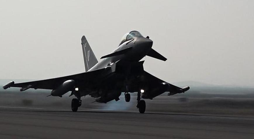 Alman Bakan Eurofighter için yola çıkıyor, Atina endişeli Ankaraya yenildik, uçuruma sürükleniyoruz