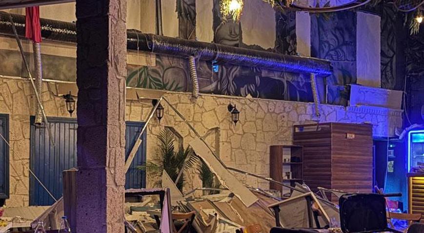 İzmirde eğlence merkezinde korkunç olay Dekor duvarı çöktü; 6 yaralı