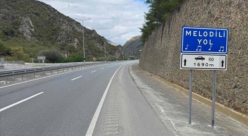 Türkiyenin üçüncü melodili yol uygulaması Trabzonda hayata geçirildi