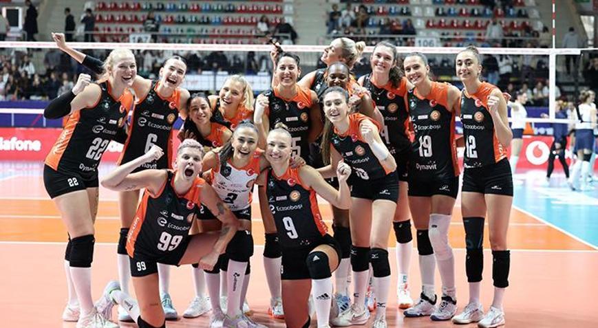 Eczacıbaşında İlbank maçına Sinead Jack-Kısal damga vurdu