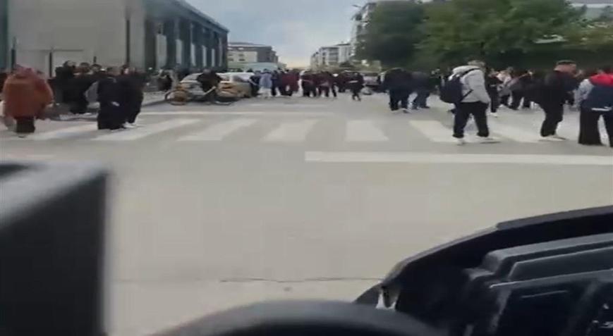 Ehliyetsiz sürücünün okul önünde motosikletle tehlikeli yolculuğuna 65 bin lira ceza