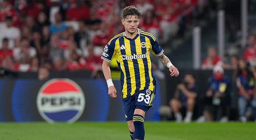 Fenerbahçede Sebastian Szymanskiye ıslıklı protesto