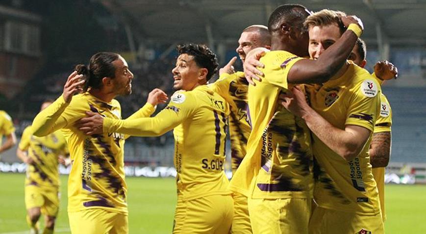 Eyüpspor, Kasımpaşa karşısında nefes aldı