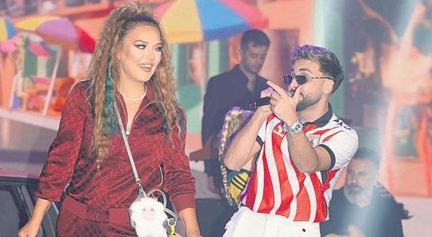 Hem şarkı hem moda