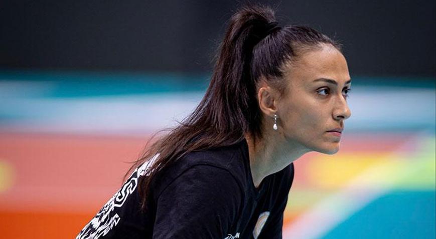 Eczacıbaşı kaptanı Simge Aköz, VakıfBank öncesi iddialı konuştu: Hedefimiz net