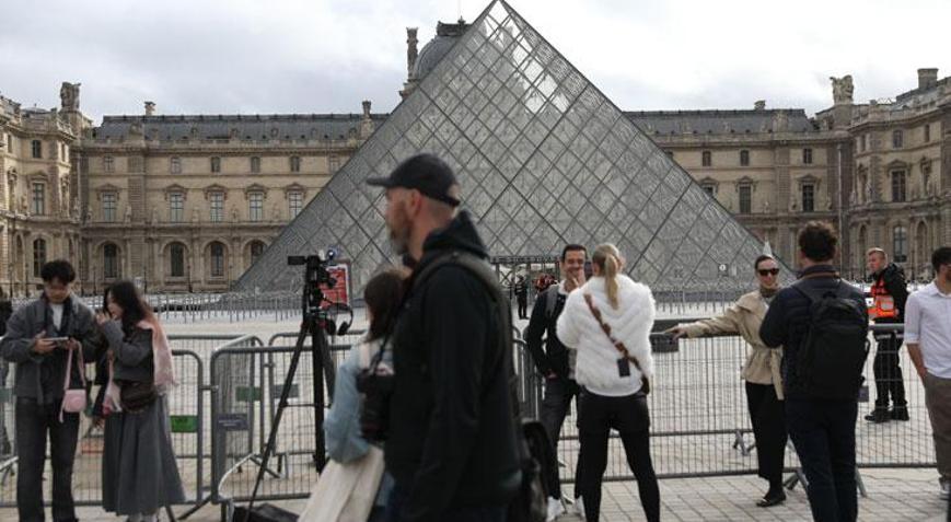 Paris Savcısı açıkladı Louvre Müzesinden çalınan mücevherlerle ilgili maddi zarar belli oldu