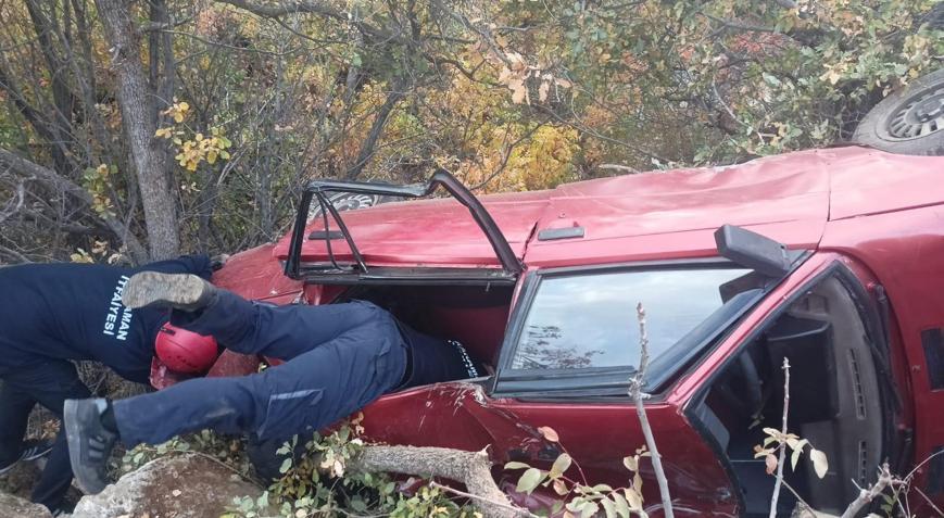 Otomobil şarampole yuvarlandı: 3 yaralı