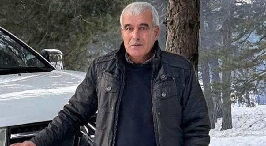 Kestiği ağacın altında kalan adam hayatını kaybetti