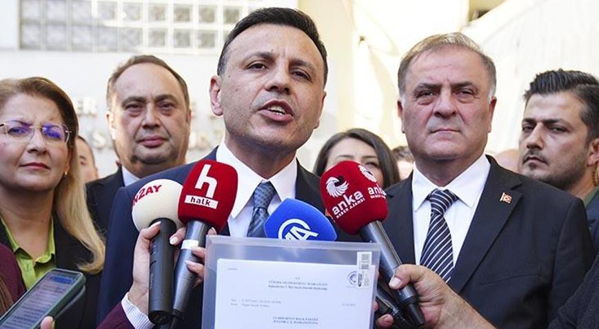 CHP İstanbul İl Başkanı seçilen Çelik mazbatasını aldı