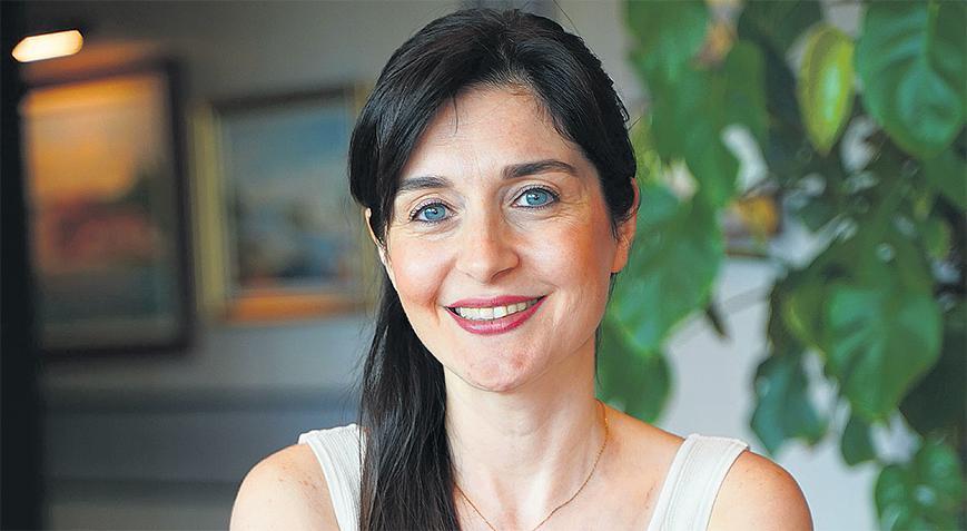 ‘Beyaz atlı prenslere inandırılarak büyütüldük’