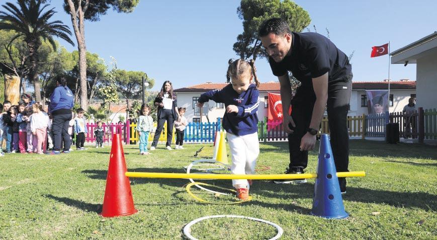 Minik öğrenciler sporla tanışıyor
