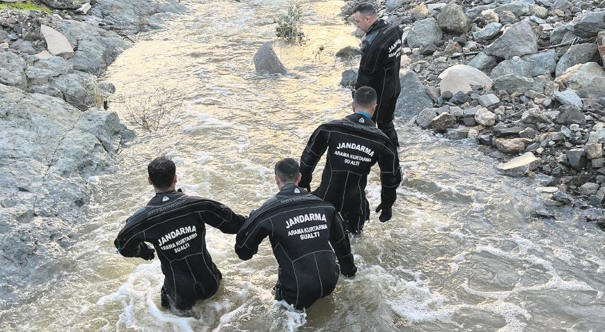 Foça’da sel felaketi