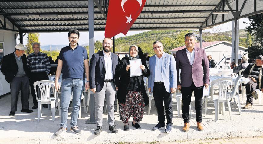 Başkan Şehirli 35 yıllık tapu sorununu çözdü