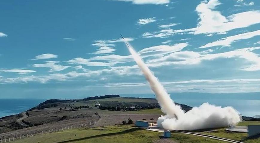 Yeni balistik füze testi tam isabet