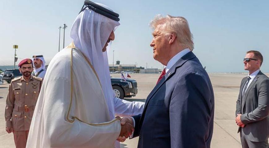 ABD Başkanı Trump, Dohada yakıt molası sırasında Katar Emiri Al Sani ile görüştü