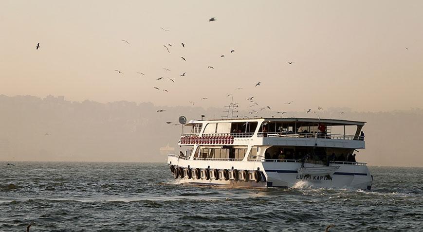 İzmirde şiddetli rüzgar Vapur seferleri iptal edildi