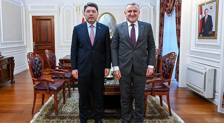Gençlik ve Spor Bakanı Baktan Adalet Bakanı Tunça ziyaret