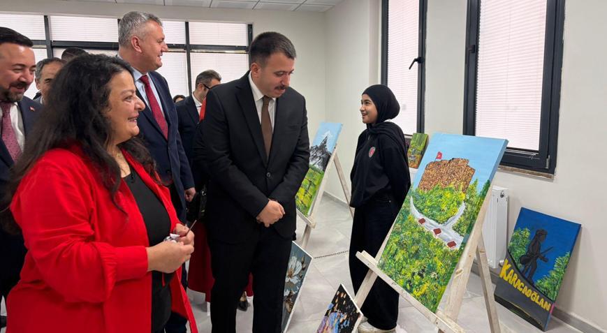 Düziçinde  29 Ekim resim sergisi