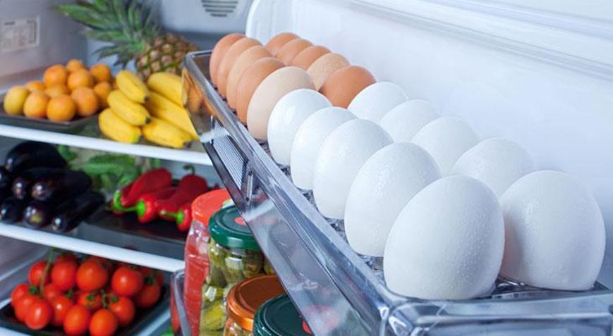 Herkes aynı hatayı yapıyor Buzdolabında yumurtanın yanına sakın koymayın
