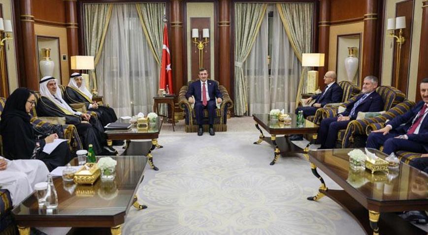 Cumhurbaşkanı Yardımcısı Yılmaz, Suudi Arabistan Yatırım Bakanı Falihi kabul etti
