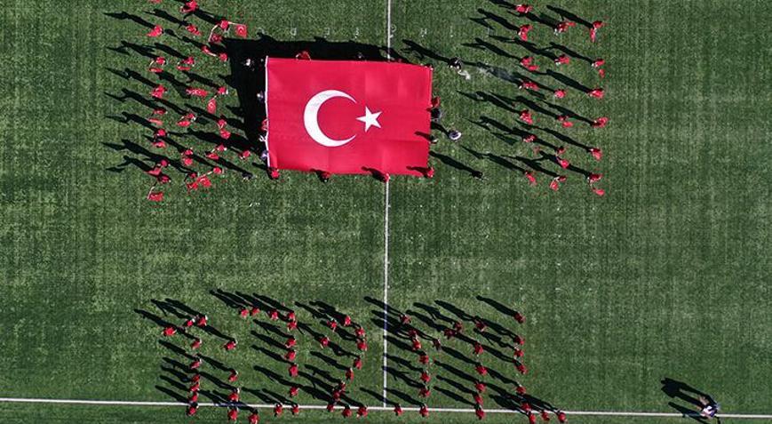 Türkiye Cumhuriyeti 102 yaşında Tüm yurtta Cumhuriyet Bayramı coşkusu