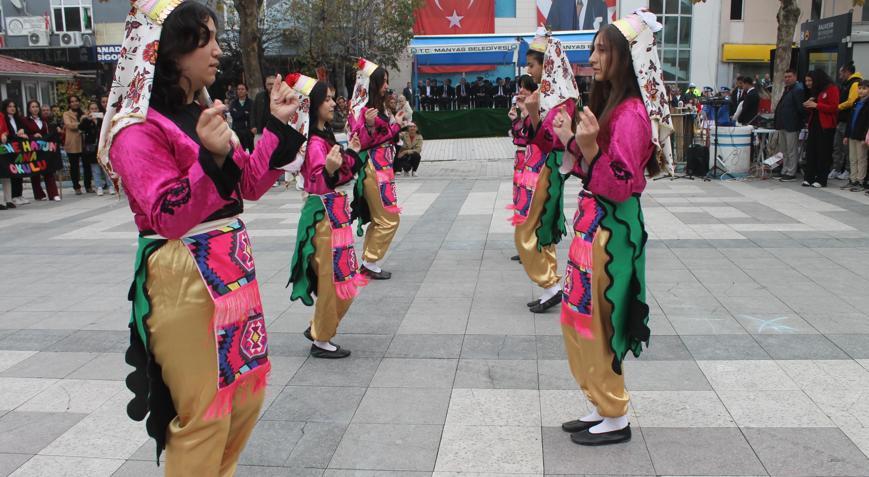 Manyas’ta Cumhuriyet Bayramı törenlerle kutlanıyor
