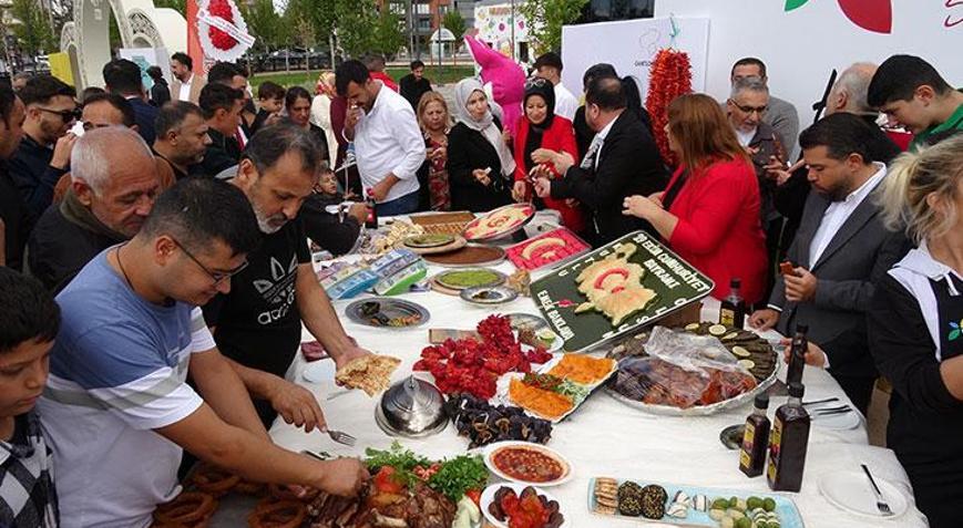 Gaziantep’te ücretsiz ziyafet yarışı Sofra 10 dakikada tükendi