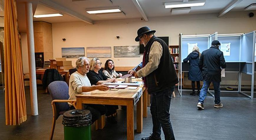 Hollanda’da kritik seçim Sandıktan ilk sonuçlar geldi