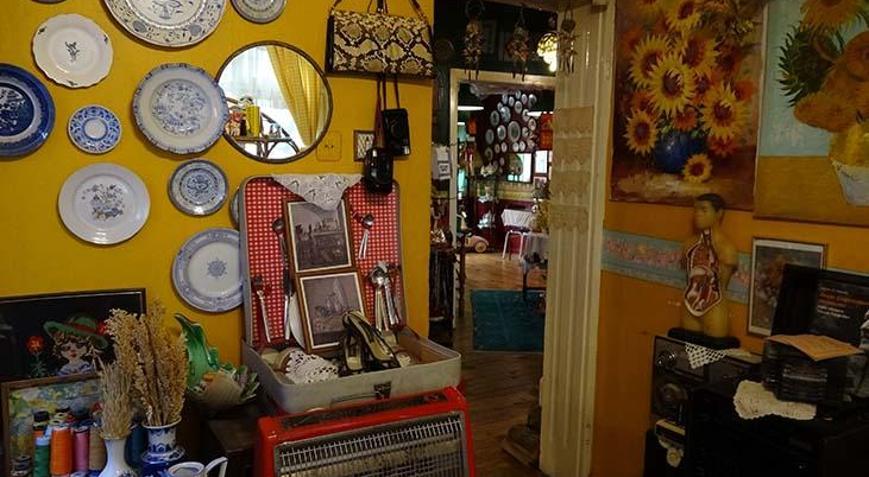 Menüde Bismillah dedin mi var Bursa’da geçmişi bugüne taşıyan kafe sosyal medyada ilgi çekiyor