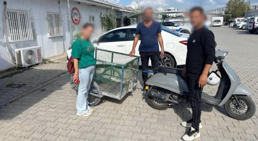 Osmaniye polisi, çalınan pazar arabasını bulup sahibine teslim etti