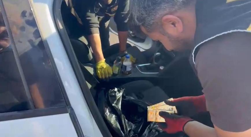 Polisin durdurduğu otomobilde 7 kilo kaçak altın ele geçirildi