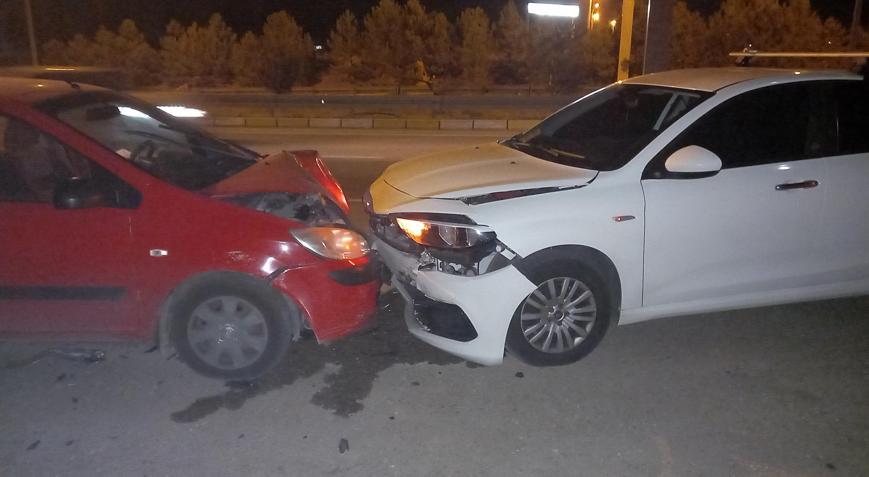 Radar aracına otomobil çarptı: 2 yaralı