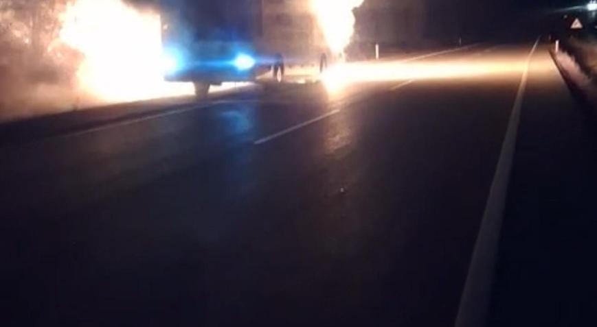 Karabükte seyir halindeki yolcu otobüsü yandı