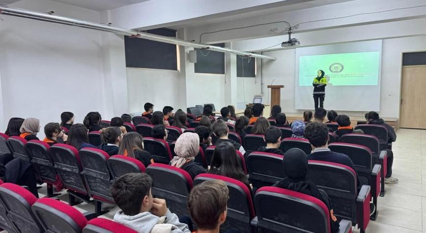 Çayda öğrencilere trafik eğitimi