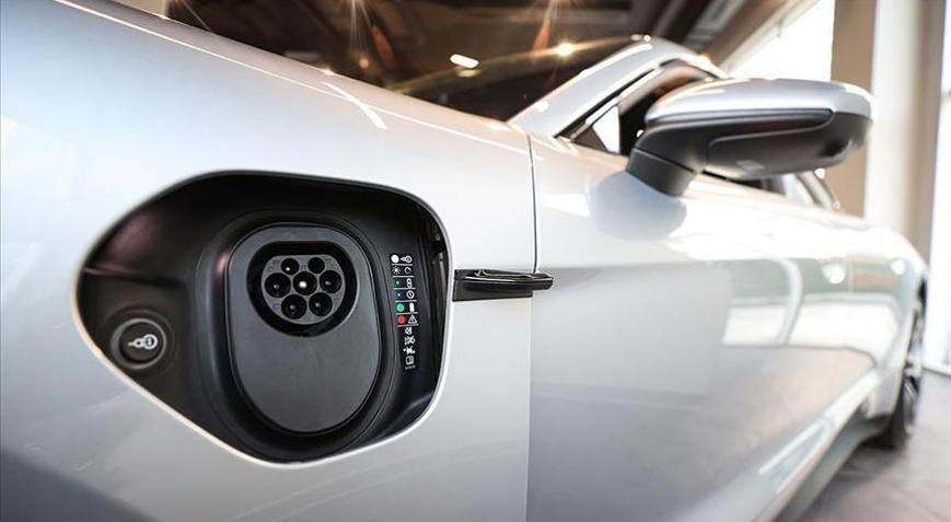 Geleneksel motorlu araç satışları düştü