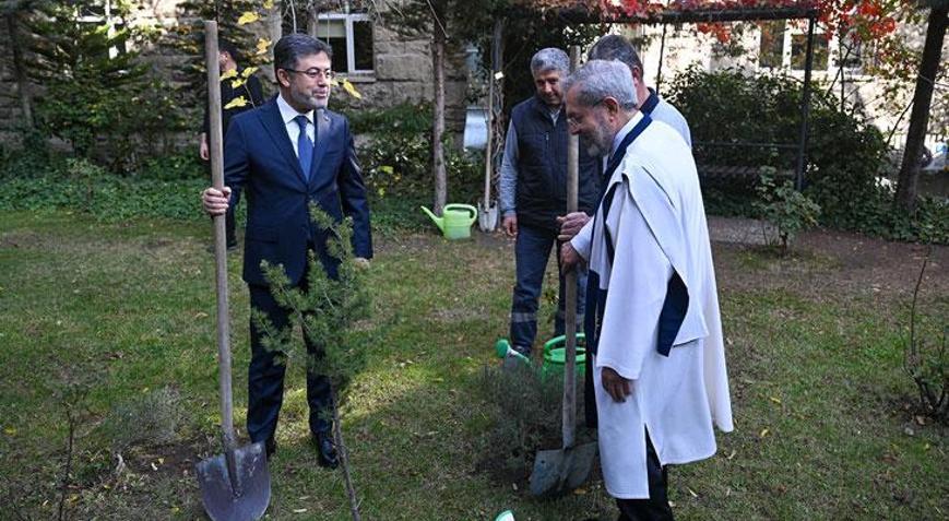 Bakan Yumaklı'dan vatandaşlara ağaçlandırma seferberliği çağrısı: - Son Haberler - Milliyet